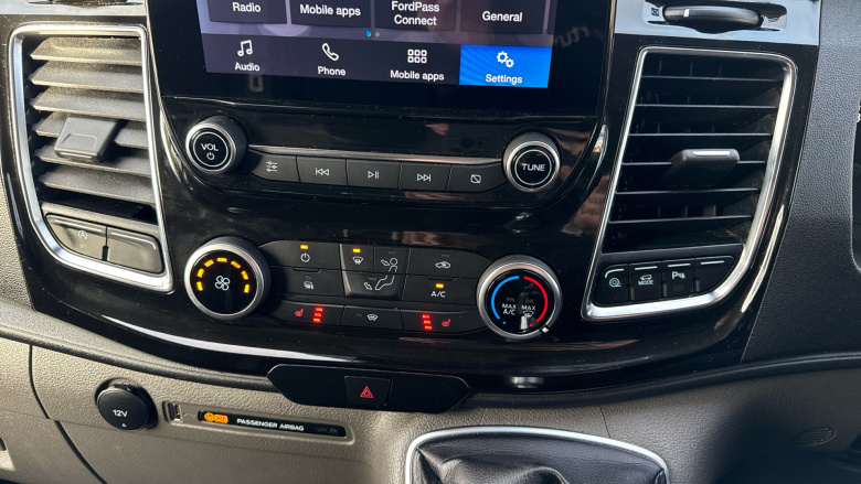 Ford Transit Custom 300 L1 Diesel Fwd 2.0 EcoBlue 130ps Low Roof Limited Van